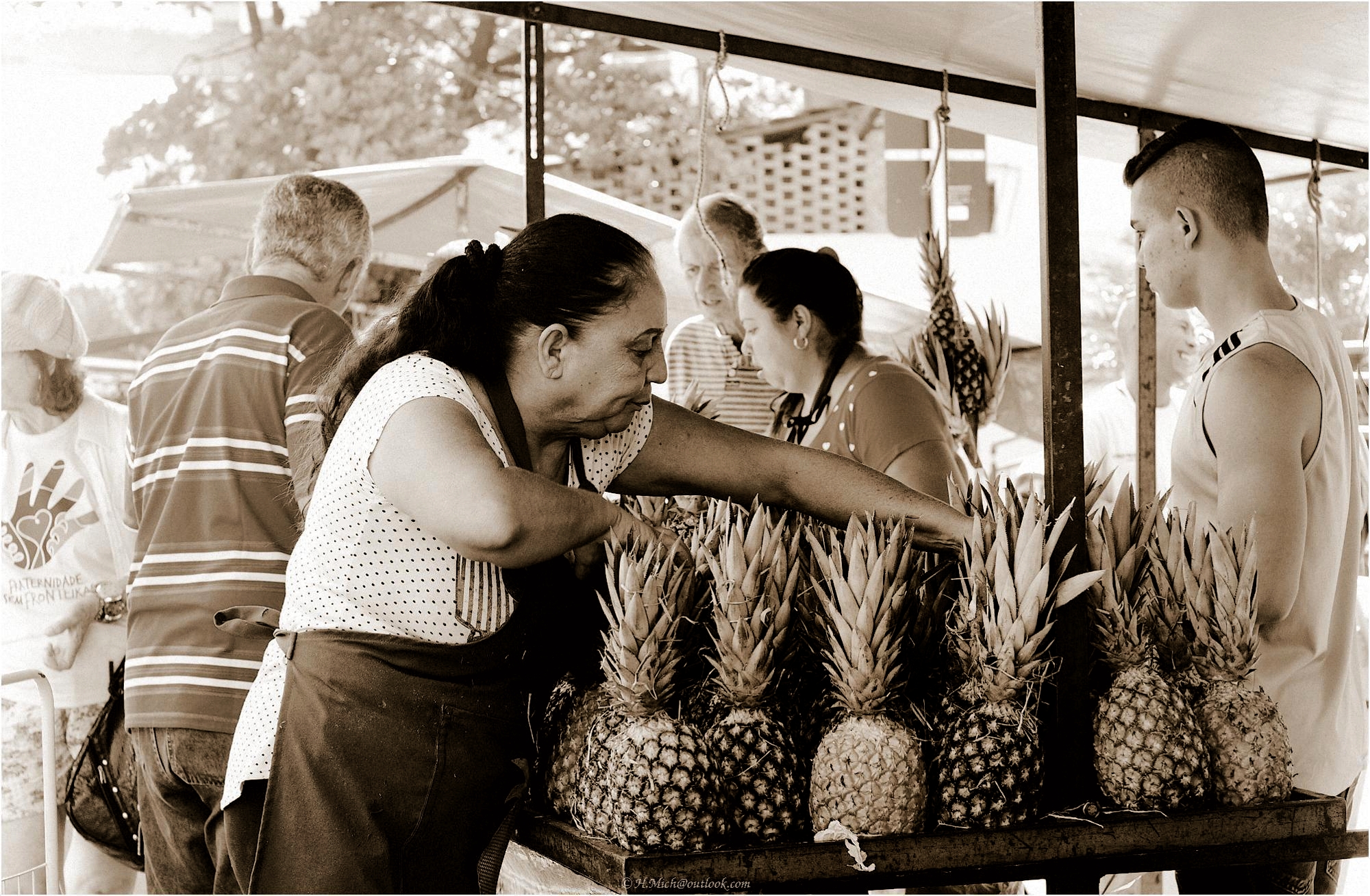 different bot access:   "?p=1234" vs "?paged=1234"